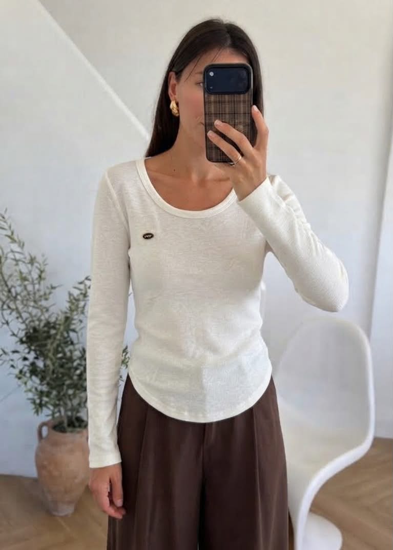 Scoop-Neck Long-Sleeve Top